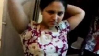 Coimbatore girl mulai pisainthu ookum kathalan