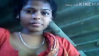 Village aunty saree thuki koothi virithu viral podugiraal