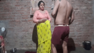 Housewife tamil aunty sex seiya thundiya village uncle