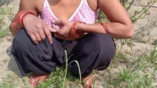 Local village girl outdooril pundai viritha sex padam