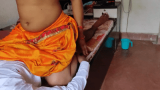 Housewife aunty electrical bill kodupanai saree sex seigiraal
