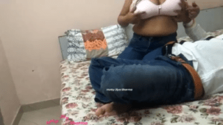 Aunty sales man udan mulai kanbithu ool seigiraal