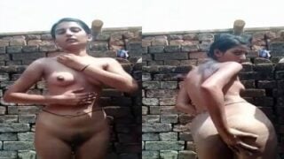 Gramathu penn nude kuliyal podum bathroom video