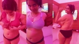 Anni blouse bra kazhati jattyudan pose kodukiral