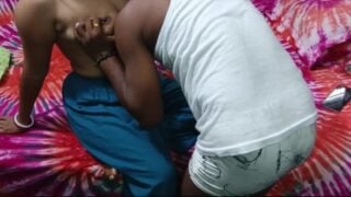 Anniyai kaai adichi paal kudithu ookum chinna thambi