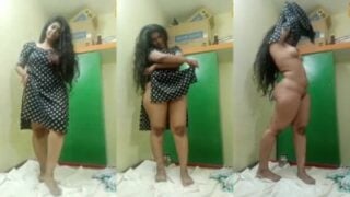 Nattukattai keerthika dress kazhati horny moodil irukiral