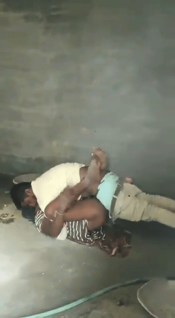 Velaikaaranuku panam koduthu soothil ookum tamil gay sex videos