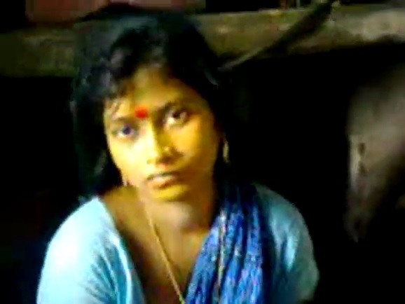 Pollachi tamil house wife kuthi mulaiyai thadavum sex video