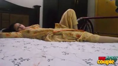 Chennai pen kuthiyai naki ookum tamil mms sex videos