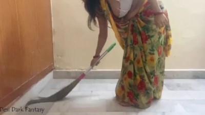 Young maid aunty pool oombi matter panum kama padam