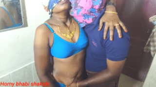 Aunty pakathu veetu kanavan udan ool seiyum aabasa padam