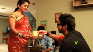 Housewife udan kozhunthan thadavi ool seiyum padam