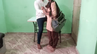 College pennai veetirku vara vaithu matter seiyum kathalan