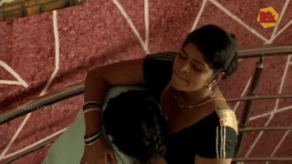 Black saree veettu manaiviyai moodu etriya velaikaran