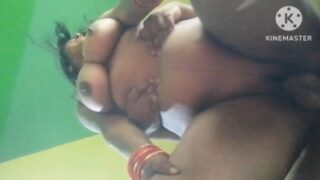 Madurai real Mallu Aunty pundaiyil mulai athira Hard fuck seigiran