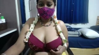 Mallu beautiful Aunty big boobs kaatum live mms