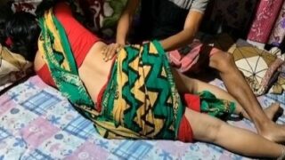 Anni soothai romantic moodil thadavi sex seikiran HD