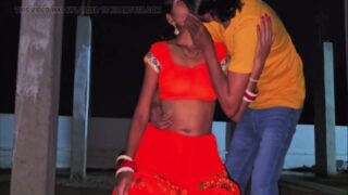 Panipoori kadaikara aunty mottai madiyil night sex