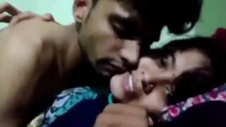 Anni meethu paduthu koothi kuthu podum kozhunthan