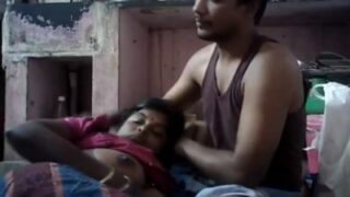 Madurai chithi big mulai sappi pisaiyum akka magan