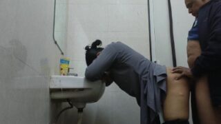Restaurant restroom cleaning maid fuck pannum shop owner