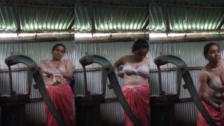 Athangudi village girl soap pottu half nude bathing MMS